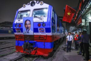 Đoàn tàu Thống Nhất: Biểu tượng cho sự phát triển